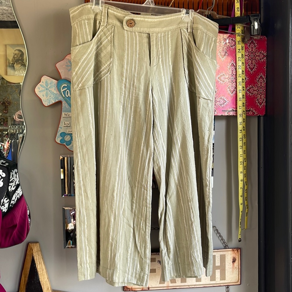StudioY gauchos/culottes/crop pants